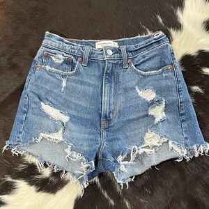 Abercrombie high rise curve love mom shorts